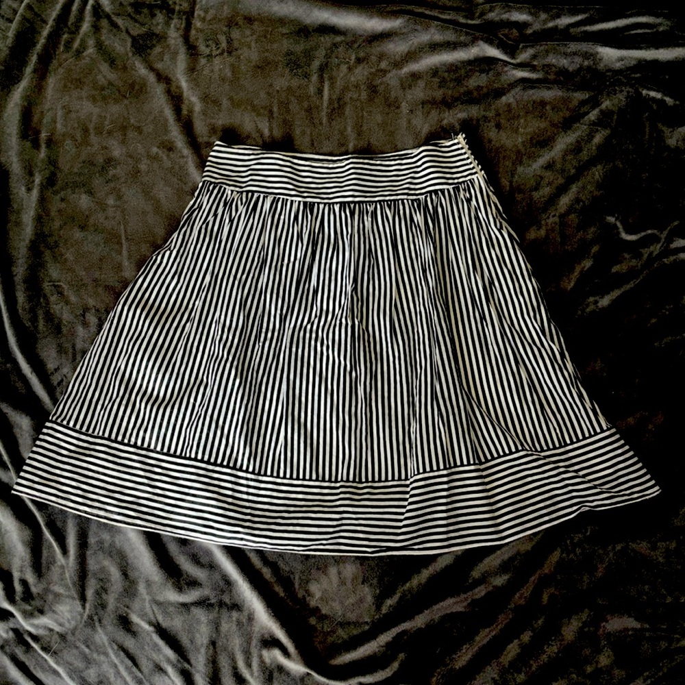 Black and white striped skirt size M